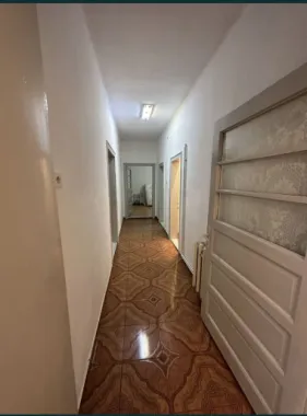 BRASADAS vinde PARTERUL unei case in zona Botizului.