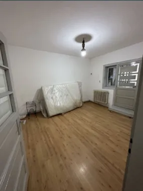 BRASADAS vinde PARTERUL unei case in zona Botizului.