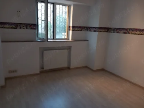 Vand apartament 3 camere