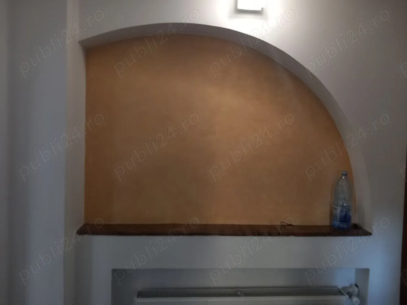 Vand apartament 3 camere - APARTAMENT 3 CAMERE 1 8 BLOC 2000 MONOLIT VEDERE MIXTA Locatia centrala, stuctura monolit, amplasarea stradala, tipul de compartimentare dec ,cu centrala,si vederea mixta alcatuiesc seria avantajelor acestei proprietati. Beneficiaza, de asemeni, de facilitatile zonei, adica: institutii de invatamant, locuri de petrecere a timpului liber, restaurante, cofetarii, sali de sport, magazine, mijloace de transport in comun.
