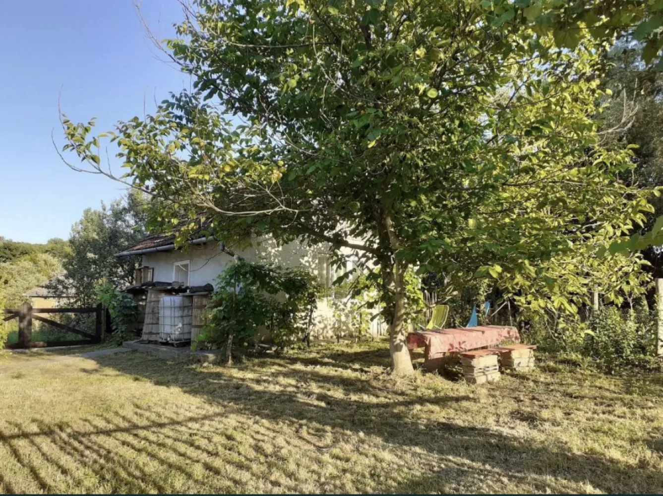 Vand casa cu gradina 4000 mp ca 12 Km de statiunea geotermala Tasnad