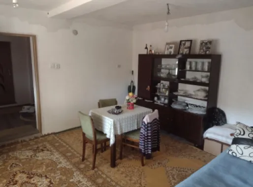 Vand urgent Casa (Boghis SM) sau schimb cu aprtament