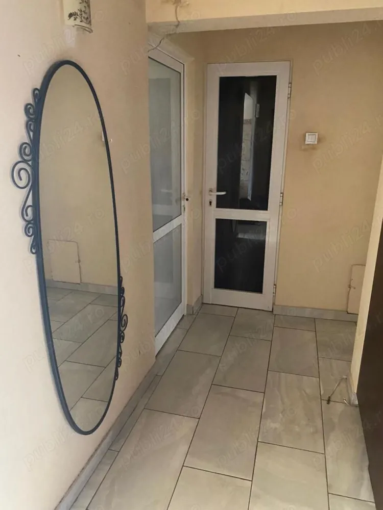 Apartament 3 camere Matei Basarab - Calea Calarasi # stradal # vedere mixta #modern amenajat - Proprietar, ofer spre vanzare un apartament cu 3 camere construit in anul 1994 imobilul este decomandat cu suprafata totala utila de 78 mp, acesta fiind situat pe Str. Matei Basarab, stradal, cu vedere mixta, in apropierea statiei de metrou Piata Muncii, la etajul 7 8. imobilul are bucatarie deschisa, living, doua dormitoare, doua bai si o loggie. Termopane noi. Zona linistita cu acces rapid catre mijloacele de transport in comun, statia de metrou Piata Muncii se afla la 5 min de mers pe jos.