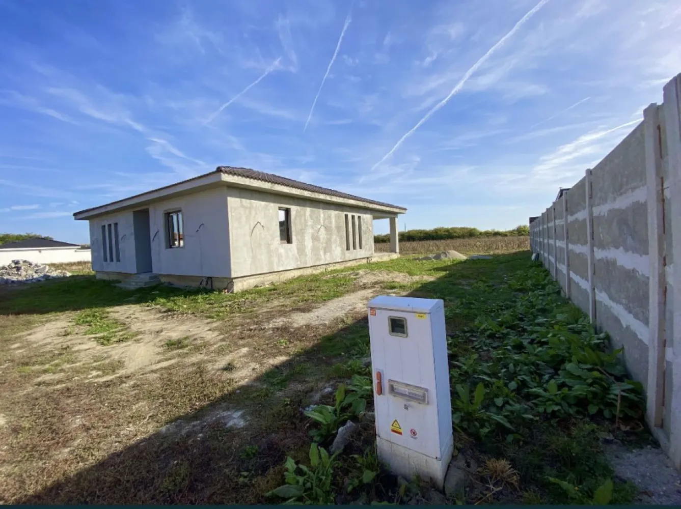 Casa semifinisata in Lazuri