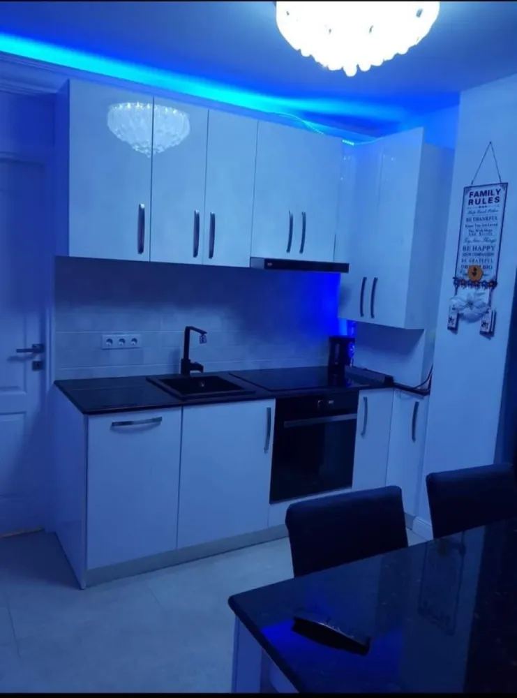 Ag EUROPA vinde apart NOU cu 3 camere in zona Carpati la etajul 4.