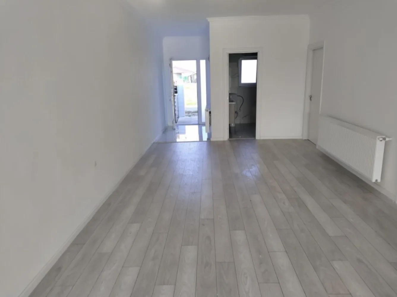 Vand sau schimb cu apartament, casa tip P in Martinesti - Vând 4 case tip P alipit cu perete individuala fiecare (nu duplex) suprf 120mp,+terasa acoperita 20mp,teren 330mp,racordat la utilități, stare semifinisat!Se poate schimb cu apartament +diferența, evaluat corect!