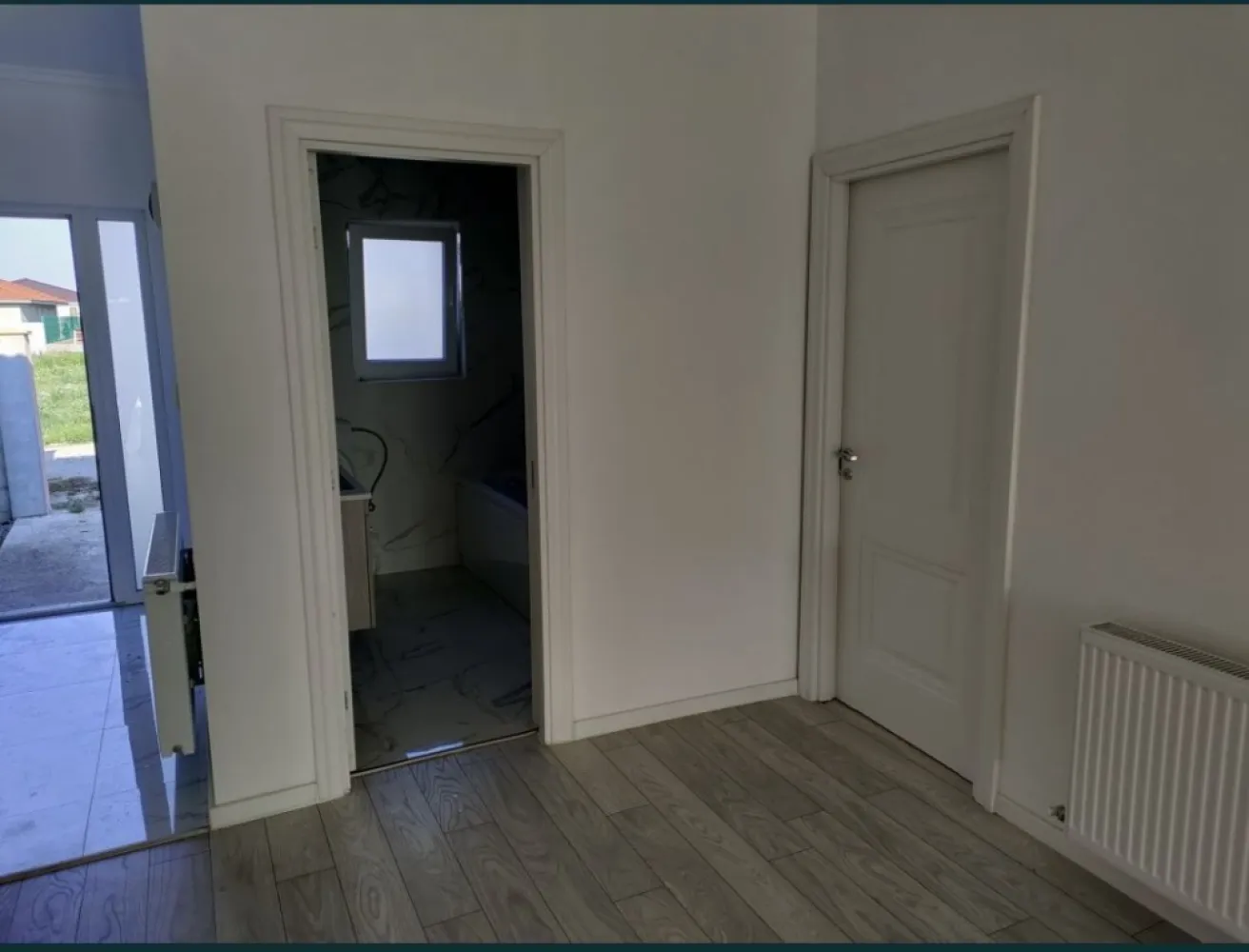 Vand sau schimb cu apartament, casa tip P in Martinesti - Vând 4 case tip P alipit cu perete individuala fiecare (nu duplex) suprf 120mp,+terasa acoperita 20mp,teren 330mp,racordat la utilități, stare semifinisat!Se poate schimb cu apartament +diferența, evaluat corect!