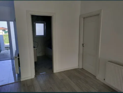 Vand sau schimb cu apartament, casa tip P in Martinesti