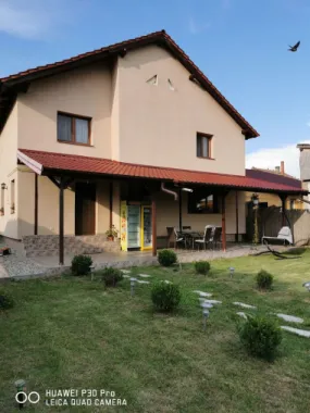Ag EUROPA vinde casa NOUA 350mp în Odoreu cu 6 cam teren 9ari.