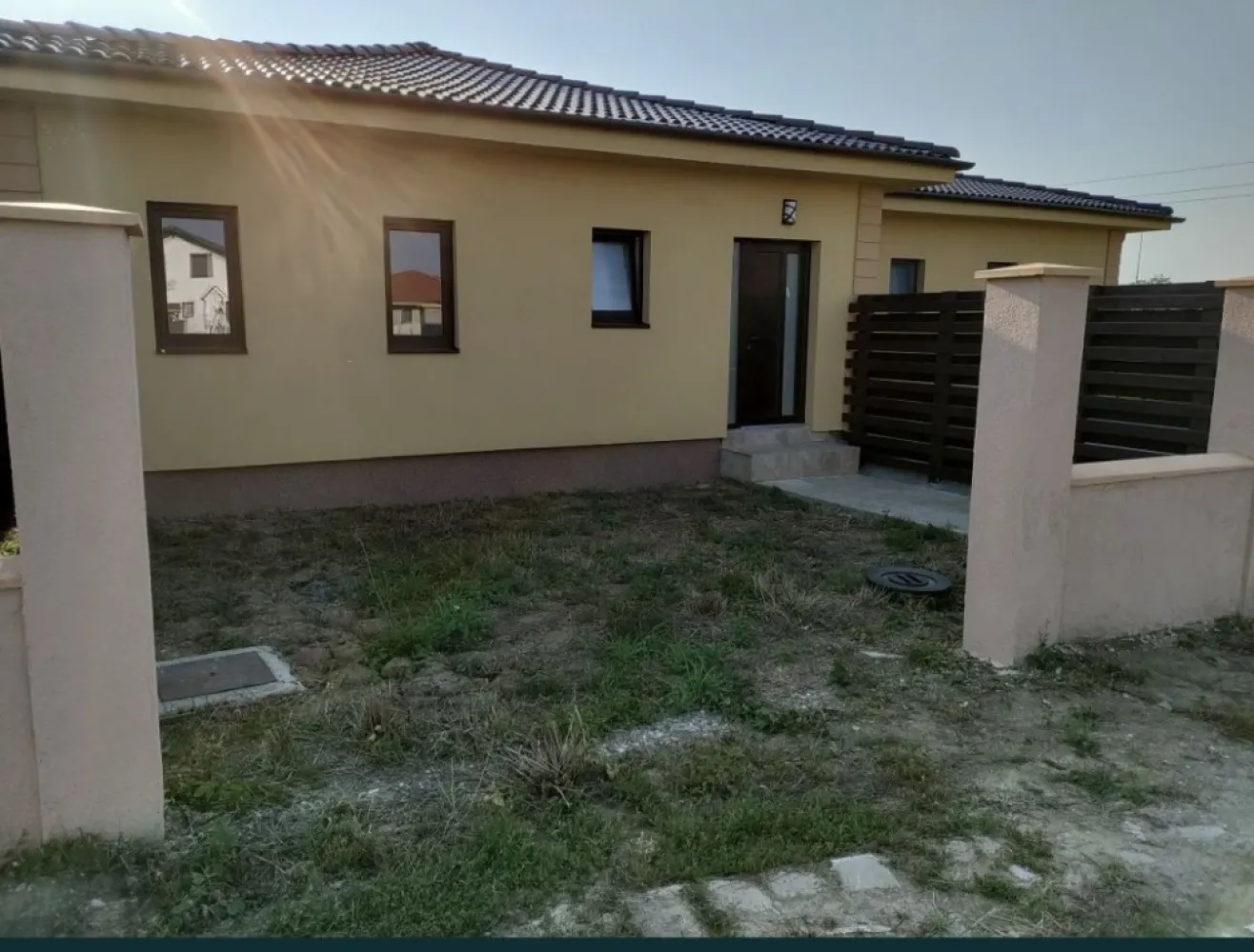 Vand sau schimb cu apartament, casa tip P in Martinesti