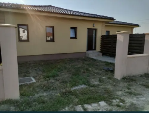 Vand sau schimb cu apartament, casa tip P in Martinesti