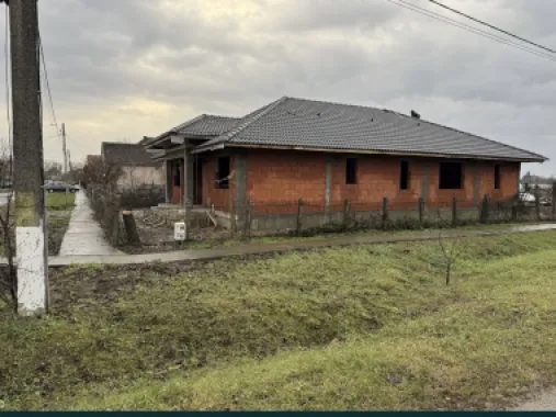 Vand casa in jud. Satu Mare,Com. Lazuri