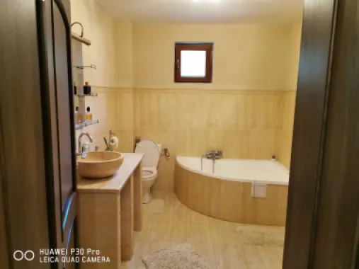 Ag EUROPA vinde casa NOUA 350mp în Odoreu cu 6 cam teren 9ari.