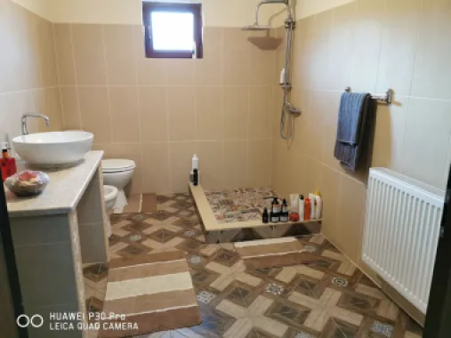 Ag EUROPA vinde casa NOUA 350mp în Odoreu cu 6 cam teren 9ari.