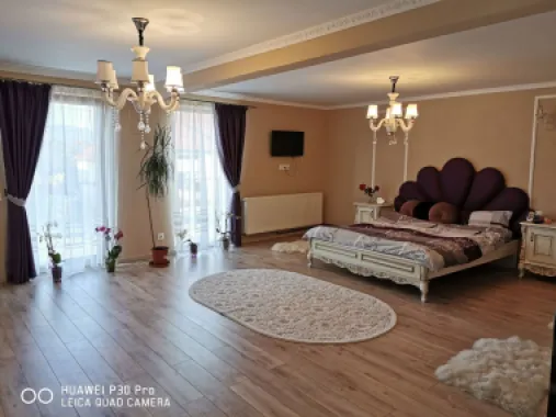 Ag EUROPA vinde casa NOUA 350mp în Odoreu cu 6 cam teren 9ari.