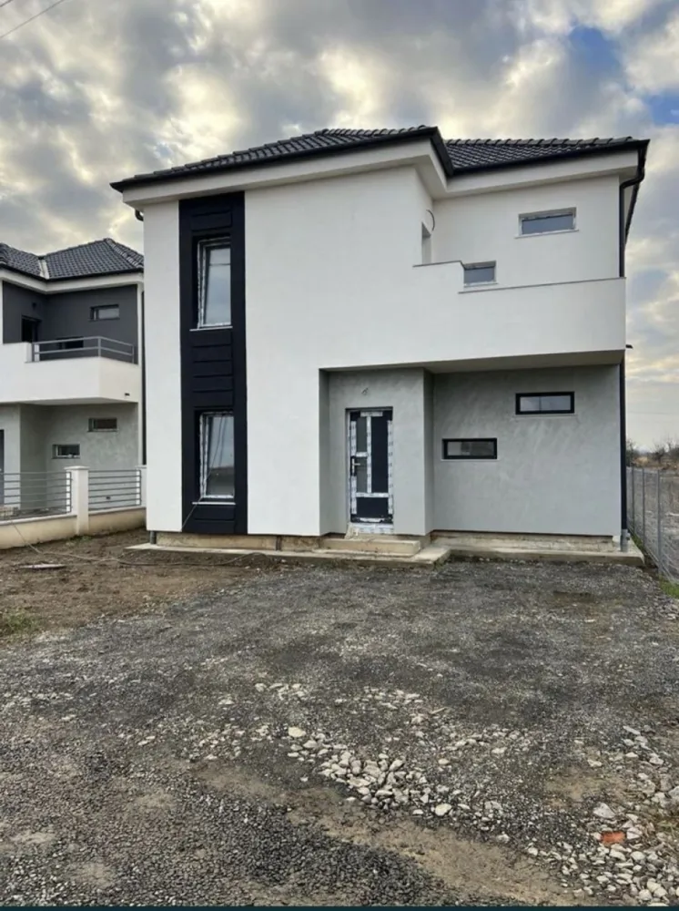 Casa finisata de vanzare, 114,900€, Martinesti