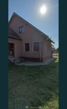 Casa de vanzare cu teren generos