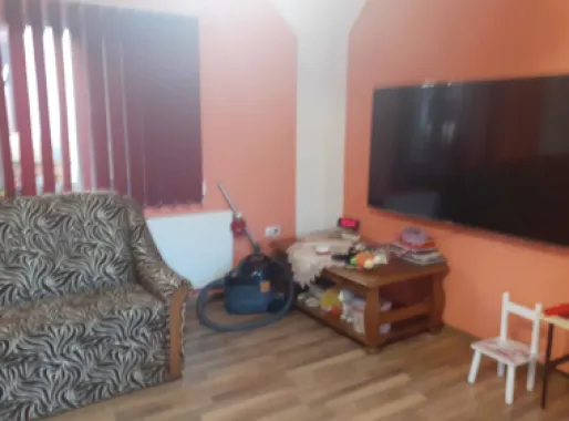 Casa familiala cu etaj