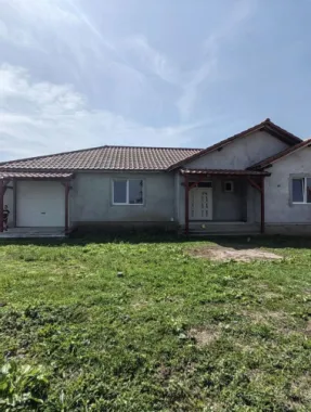 Casa de vanzare in Dorolot