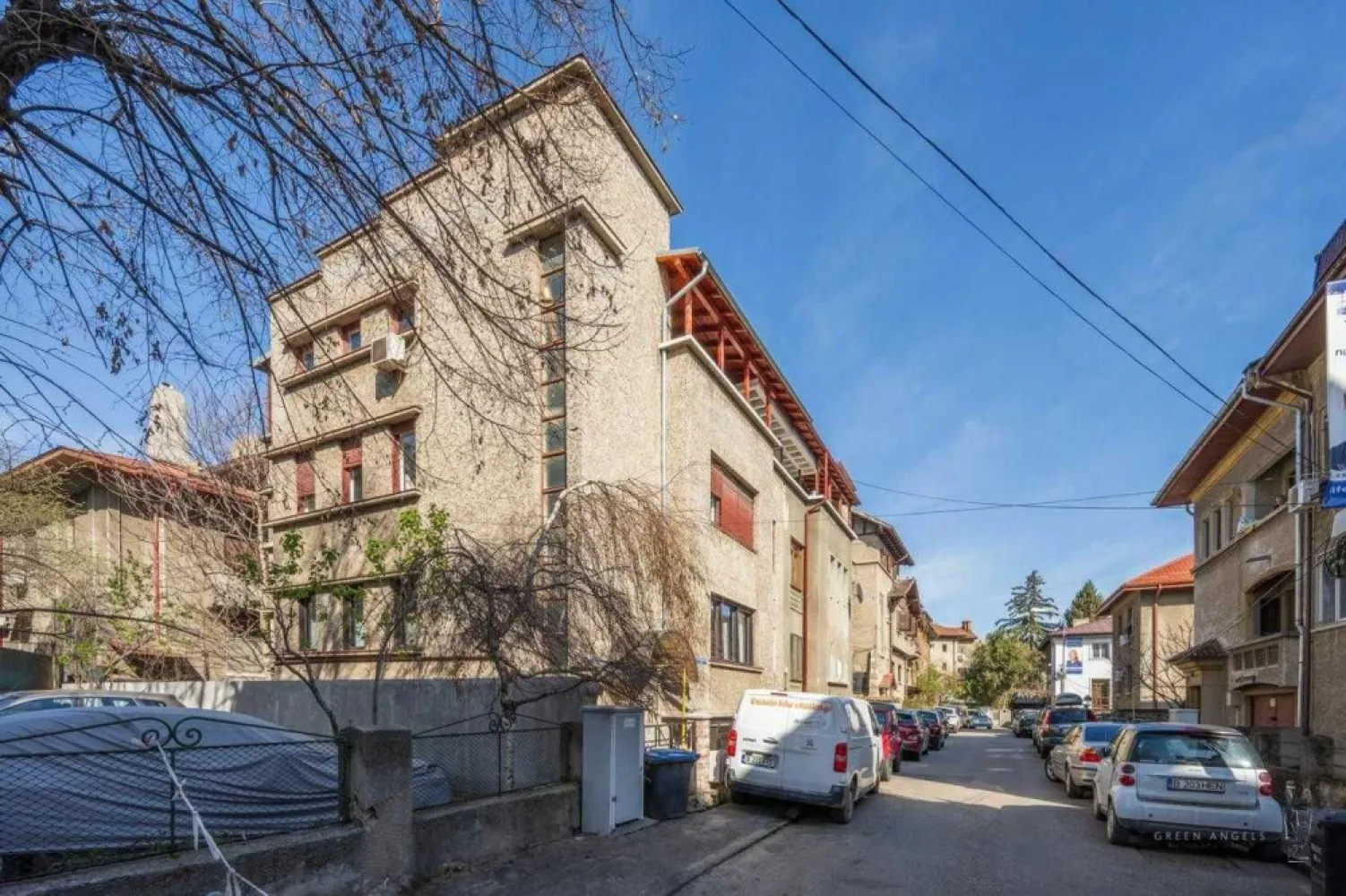 Vand APARTAMENT 3 CAMERE in FLOREASCA (direct proprietar)