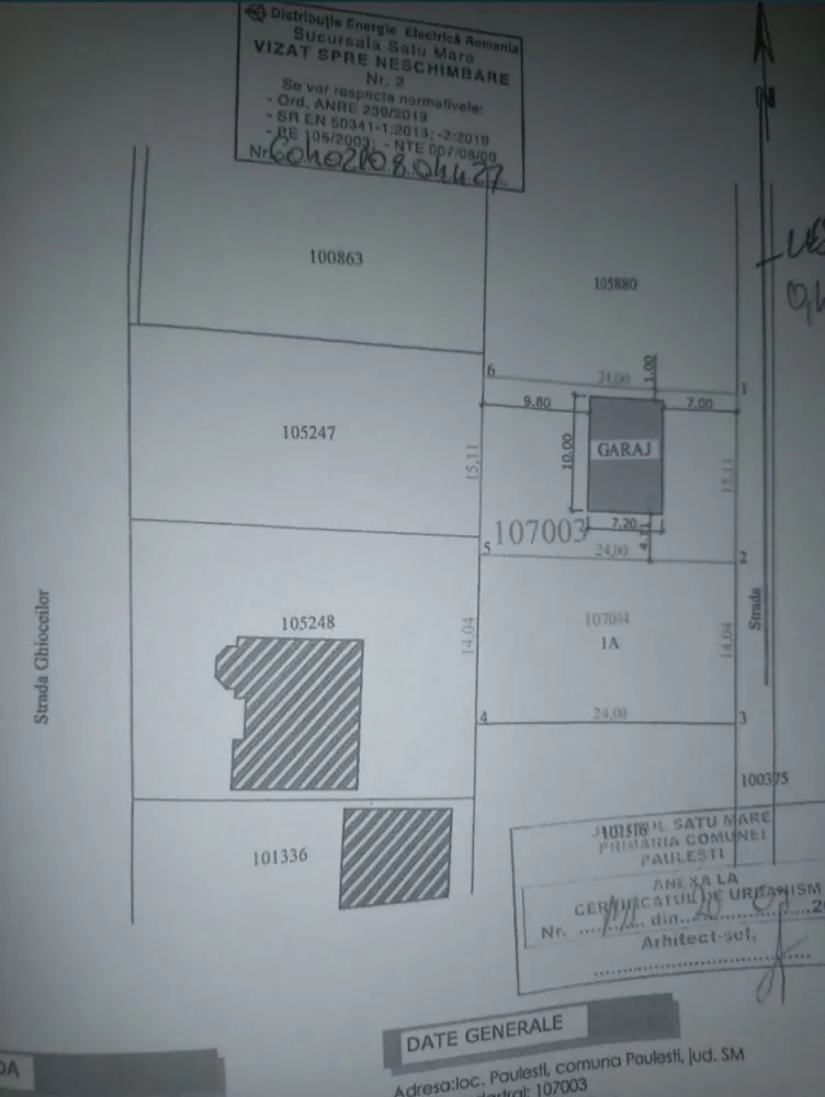 Vand Casa in Paulesti - Casa noua construita in 2019 in Păulești str Ghioceilor. strada asfaltata. Casa se afla finalizată la stadiu de gri și se poate vinde finisata in totalitate , prețul fiind negociabil în funcție de stadiul finalizări casei. Avantaj la finalizarea casei poate sa fie după gustul clientului. .loc de parcare pentru 8 mașini în fața casei. .suprafata terenului 6 arii, front 21,5m .Casa are 120 m2 amprenta la sol ( m2 util : 16 m2 bec tehnici,106m2 parter, 80-100m2 mansarda ), 1 bucătărie, 3 camere din care una este camera matrimoniala cu baie mare +dresing 11m2, living 60m2, 3 bai , utilități :apa, gaz ,curent trifazat, canalizare+fosa septica, izolata cu vata pe exterior ,mansarda cu spuma poliuretanica cu celula închisă (menționez că SPUMA NU ESTE PROIECTATA INTRE CORNI) sa placat cu osb sub corni și spumă sa proiectat pe osb . Între corni exista o ventilatie. Este foarte economică .încălzire în pardosea cu șemineu termo ;centrala pe curent trifazat ,centrala pe gaz, .se lucrează la finisări. Casa se poate vinde finisata in totalitate .Casa este locuibila. Mai multe inf la tf 07cinci cinci șase zero cinci sapte29..