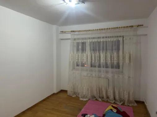 ageuropa.ro vinde apt. cu 4 cam. RENOVAT, 106mp, etaj 1 în zona SOARELUI.