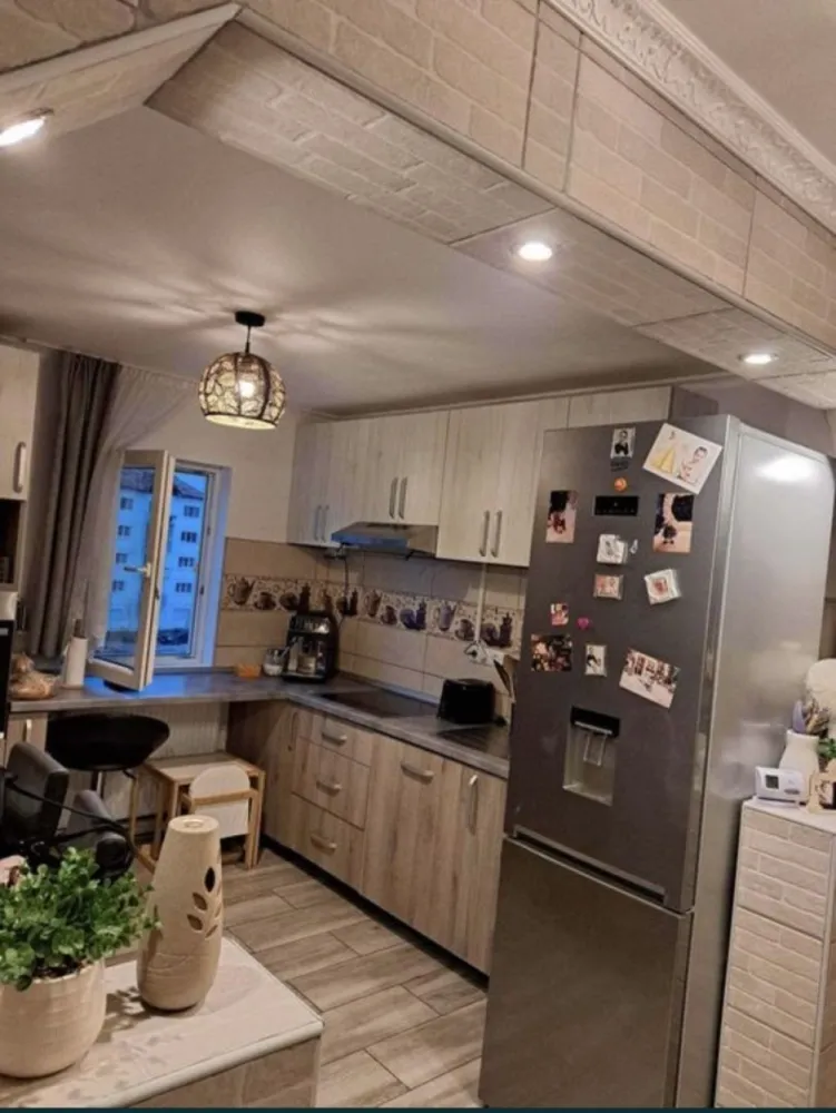 Ag EUROPA vinde apartament în Ardud. - Agenția EUROPA vinde apartament cu 2 camere in Ardud,proaspăt renovat,dotat cu centrala termica și aparat de aer condiționat. Apartamentul se vinde mobilat,la înțelegere cu electrocasnice.pret 33000€