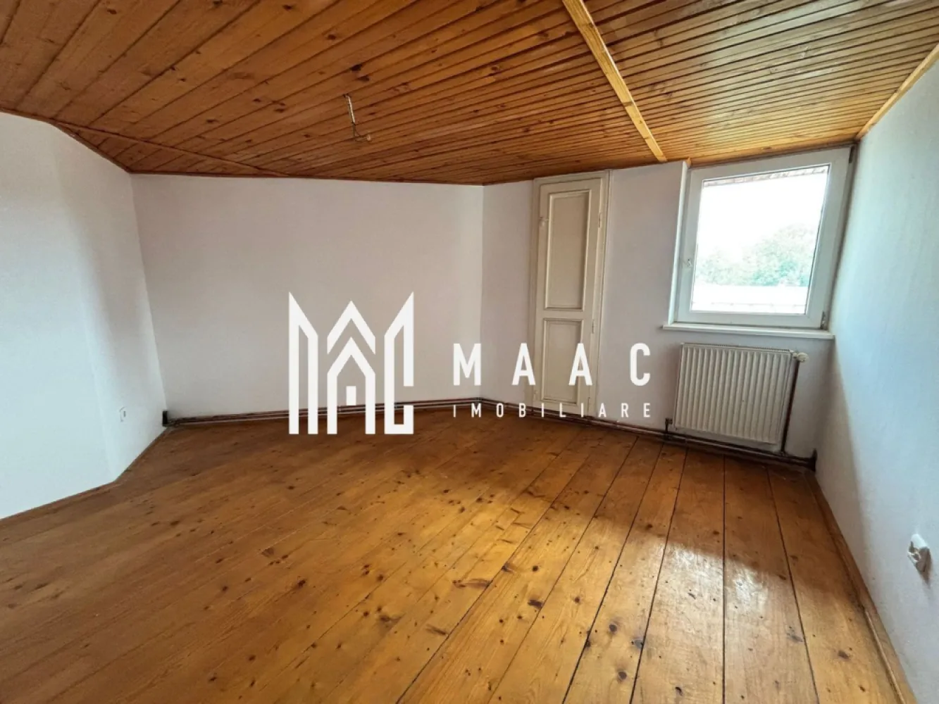 Casa Individuala | 12 Camere | 480MP | Teren380 MP | Central