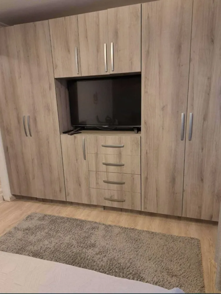 Ag EUROPA vinde apartament în Ardud. - Agenția EUROPA vinde apartament cu 2 camere in Ardud,proaspăt renovat,dotat cu centrala termica și aparat de aer condiționat. Apartamentul se vinde mobilat,la înțelegere cu electrocasnice.pret 33000€