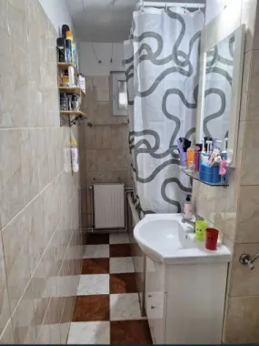 Vand sau schimb apartament
