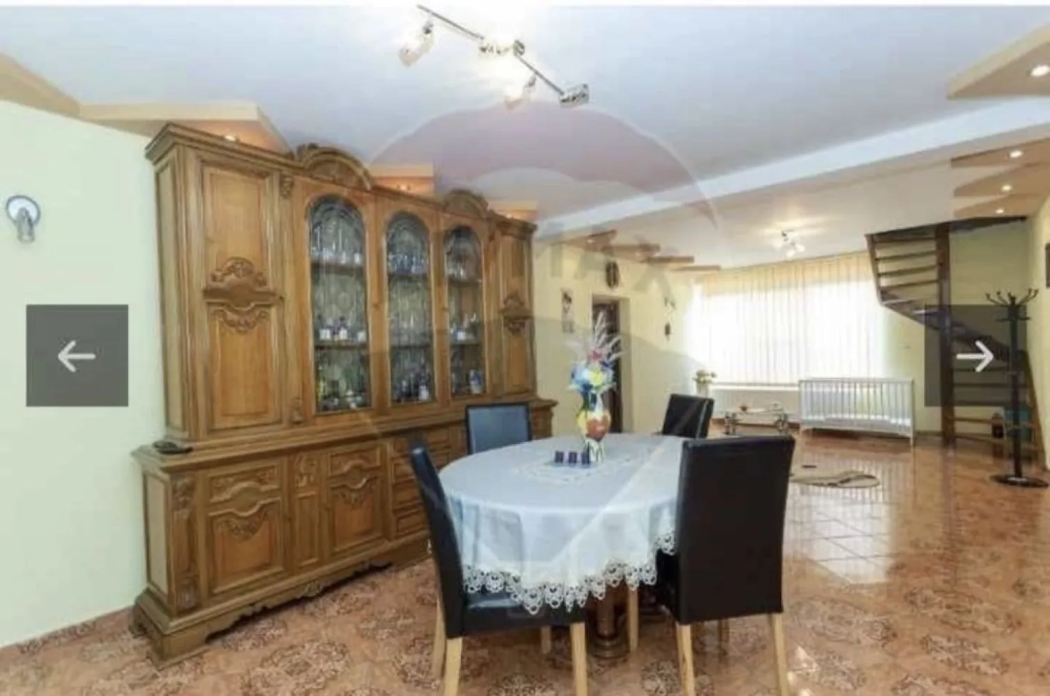 Casa/Vila 4 camere de vanzare
