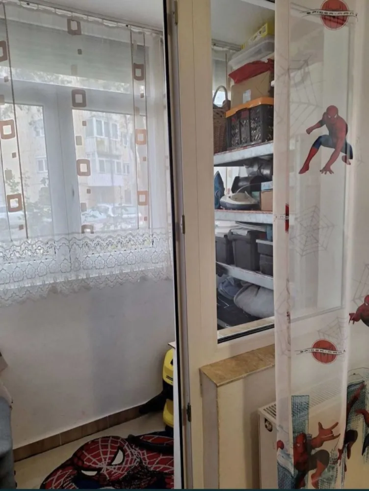 Vand sau schimb apartament