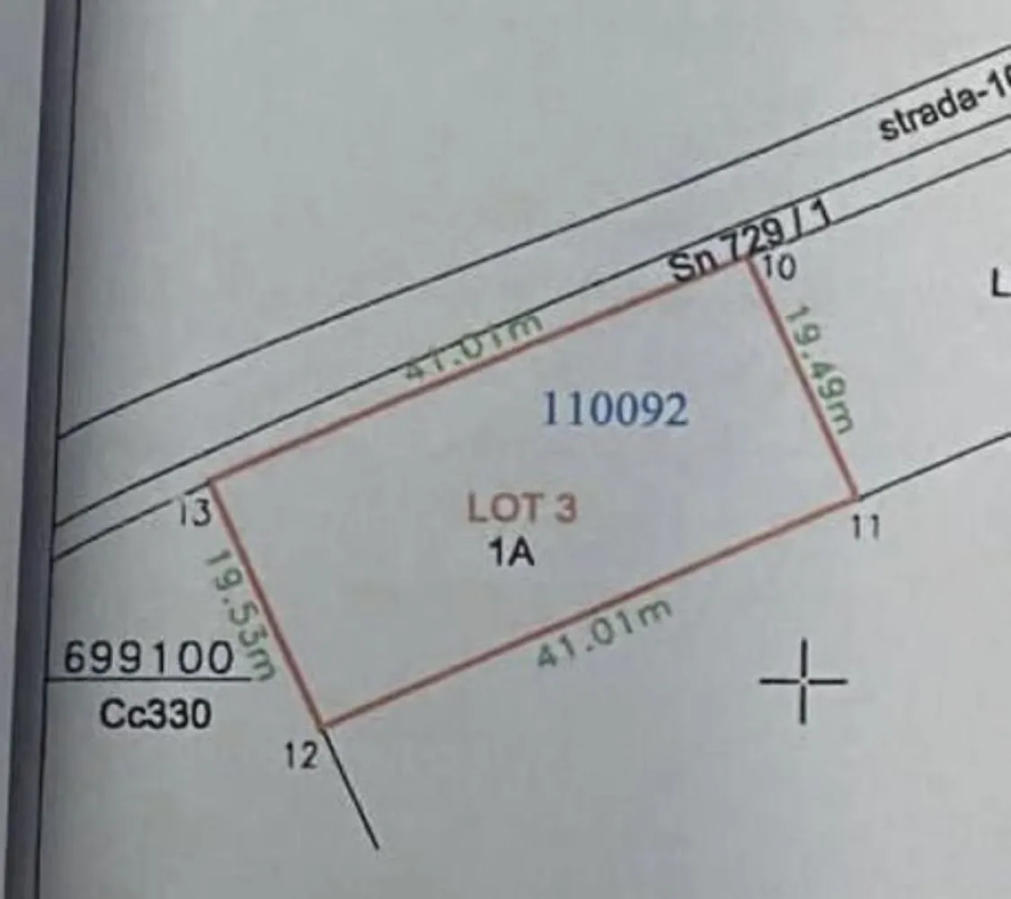 Teren intravilan - Vând teren intravilan cu suprafața de 800mp Terenul se afl in loc Decebal , mai multe detalii la telefon !