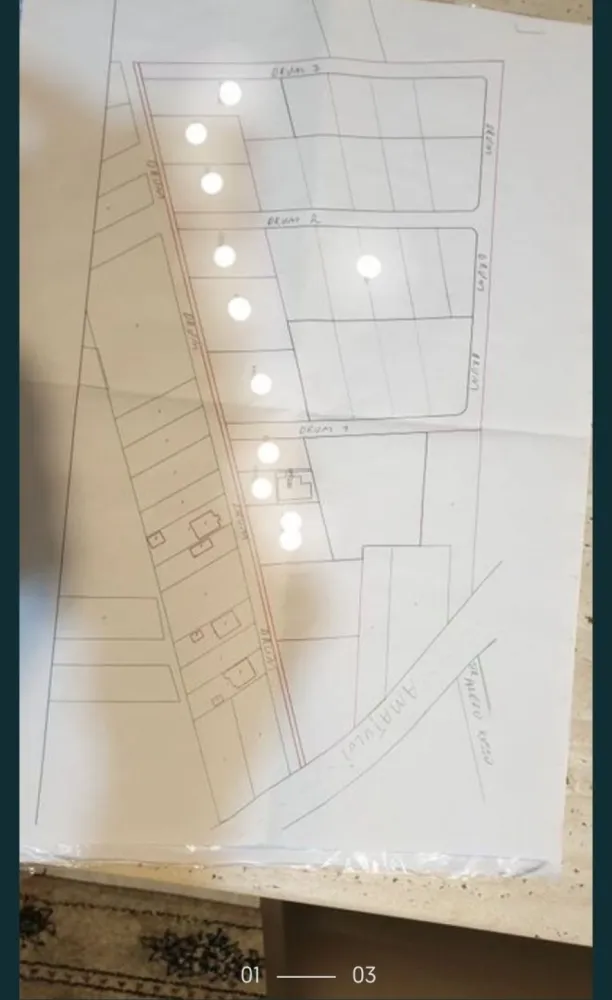 De vanzare teren, parcele pe str. Amatului - Vând intre 6-10-20-30 ari teren pe str Amațului la 200 m de la iesirea din oras zonã liniştitã fãrã trafic de maşini , prețul parcelelor diferã . Cu posibilitați de utilitați apa si curent . Pret 2500- 3150Euro/ari negociabil.