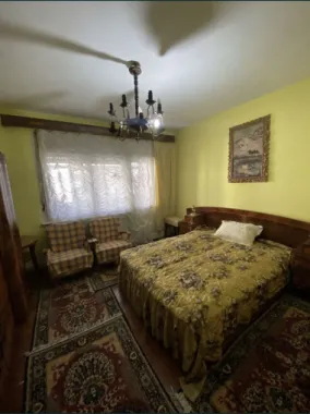 Apartament ultracentral 4 camere cu loc de parcare privat