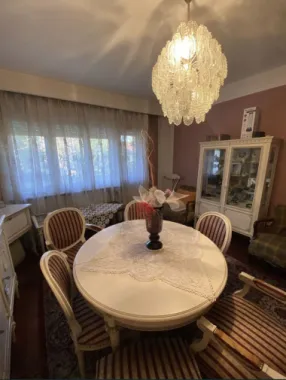 Apartament ultracentral 4 camere cu loc de parcare privat