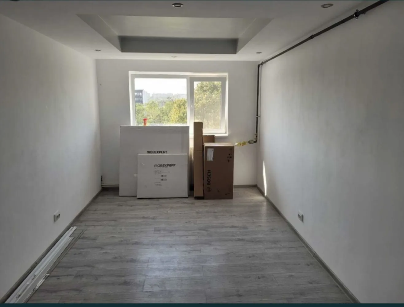 Apartament 2 camere Faleza Nord - Se vinde un aoartament cu 2 camere in Faleza Nord, complet renovat, centrala pe gaze, pozitie excelenta.