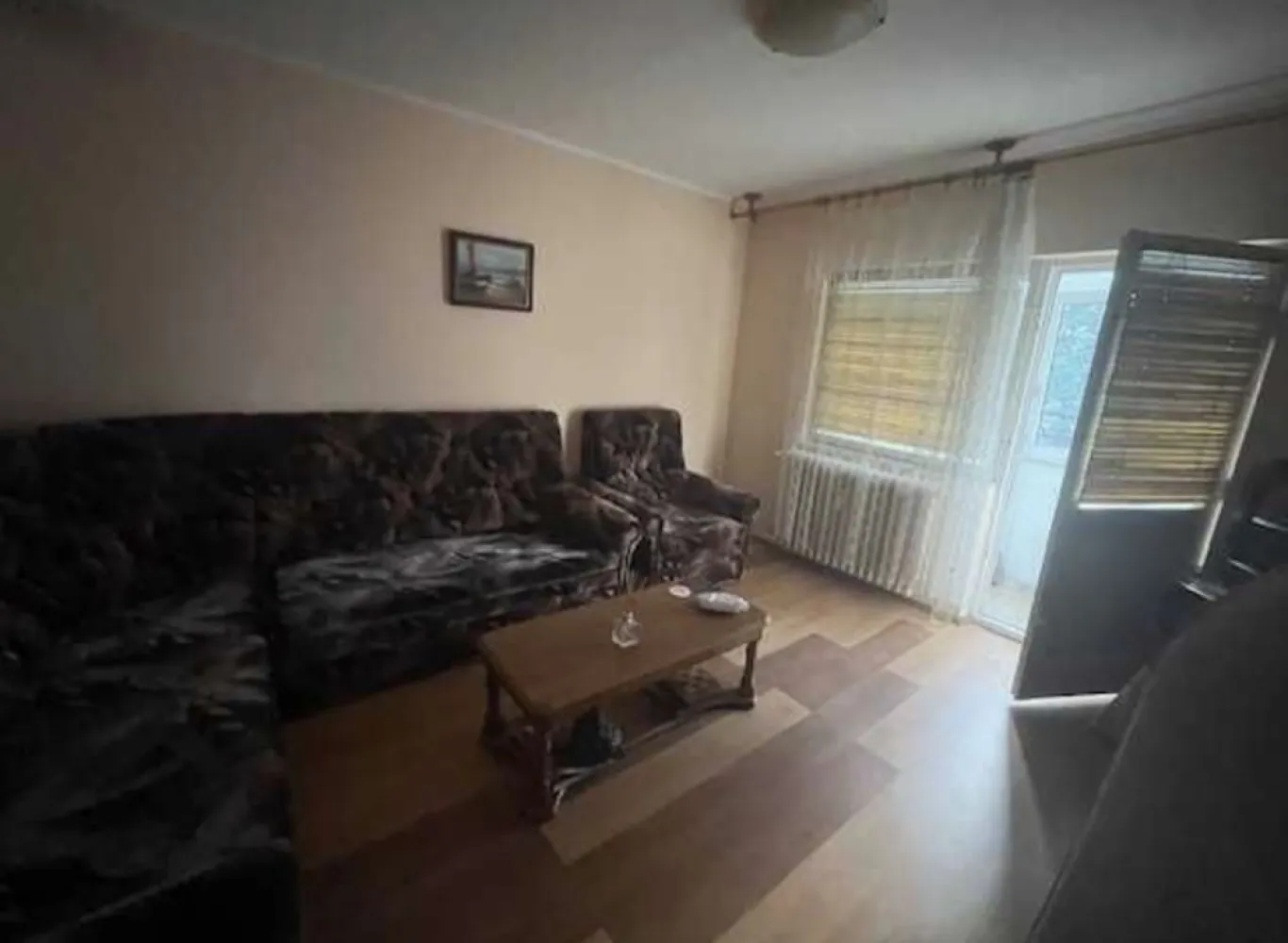 2 camere - Direct proprietar (fara comision), 2 camere confort 1, gresie faianta, usi lemn, parchet, termopan, balcon inchis, gaze