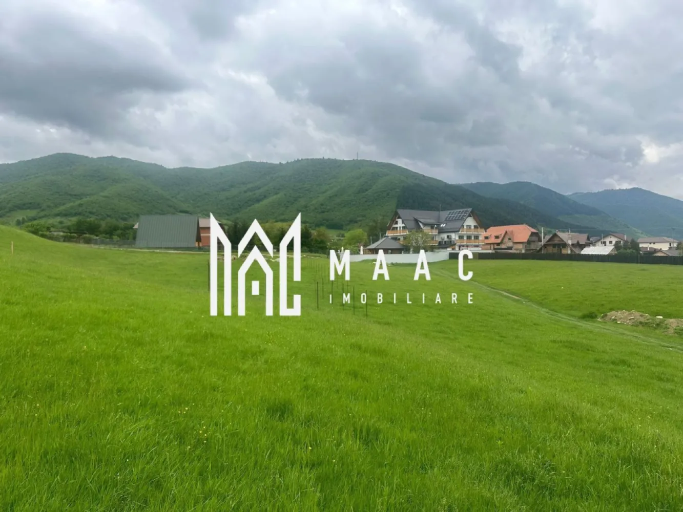 BLACK FRIDAY I Teren cu potențial turistic I 1200 MP I Gura Râului - Mărăjdiei - 🔥 BLACK FRIDAY - Profită de cea mai bună perioadă din an pentru a deveni proprietar! Reducere de 2000 euro Pret vechi - 30.000 euro Pret promotional - 28.000 euro MAAC Imobiliare vă propune spre vânzare un teren cu potențial deosebit, pretabil pentru construcția unei case de vacanță sau a unei cabane turistice, amplasat într-o zonă pitorească din Mărginimea Sibiului. Caracteristici: Suprafață totală: 1.200 mp Regim urbanistic (PUZ): Zonă cu funcțiuni mixte – locuire și turism/agrement. Status: în curs de trecere în intravilan. Utilități: gaz, curent, apă – la aproximativ 100 m distanță Avantaj major: poziționarea terenului într-o zonă turistică consacrată, ce oferă liniște, natură și potențial excelent pentru investiții în domeniul turismului sau al locuirii de vacanță. 📞 Pentru mai multe detalii și vizionări, precizati telefonic ca ati vazut anuntul cu ID: CP2740600 }}