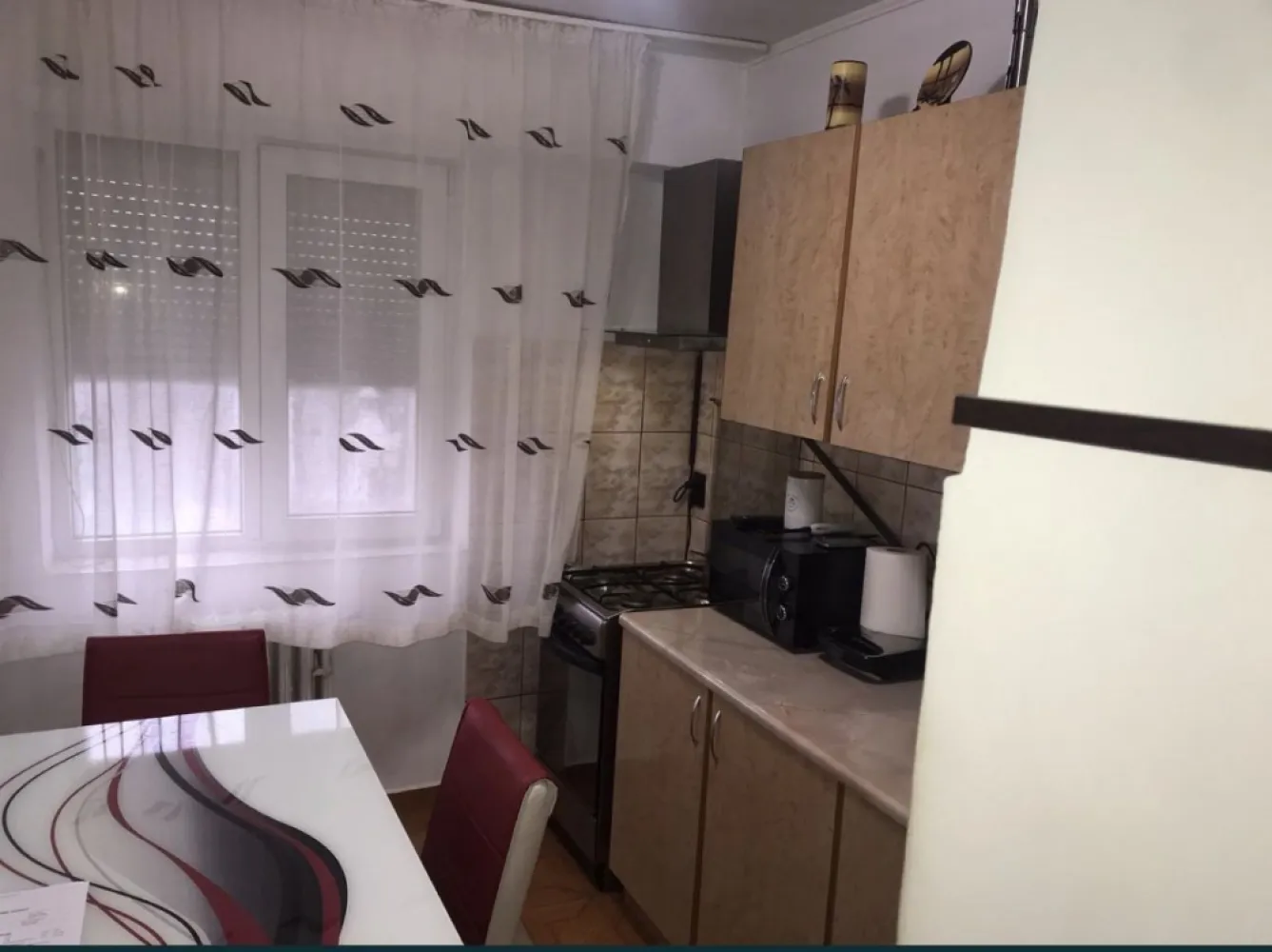 Apartament de vanzare 50 mp - Vând apartament zona Doraly , 50 mp , mobilat si intr-o stare buna. (Cu balcon)