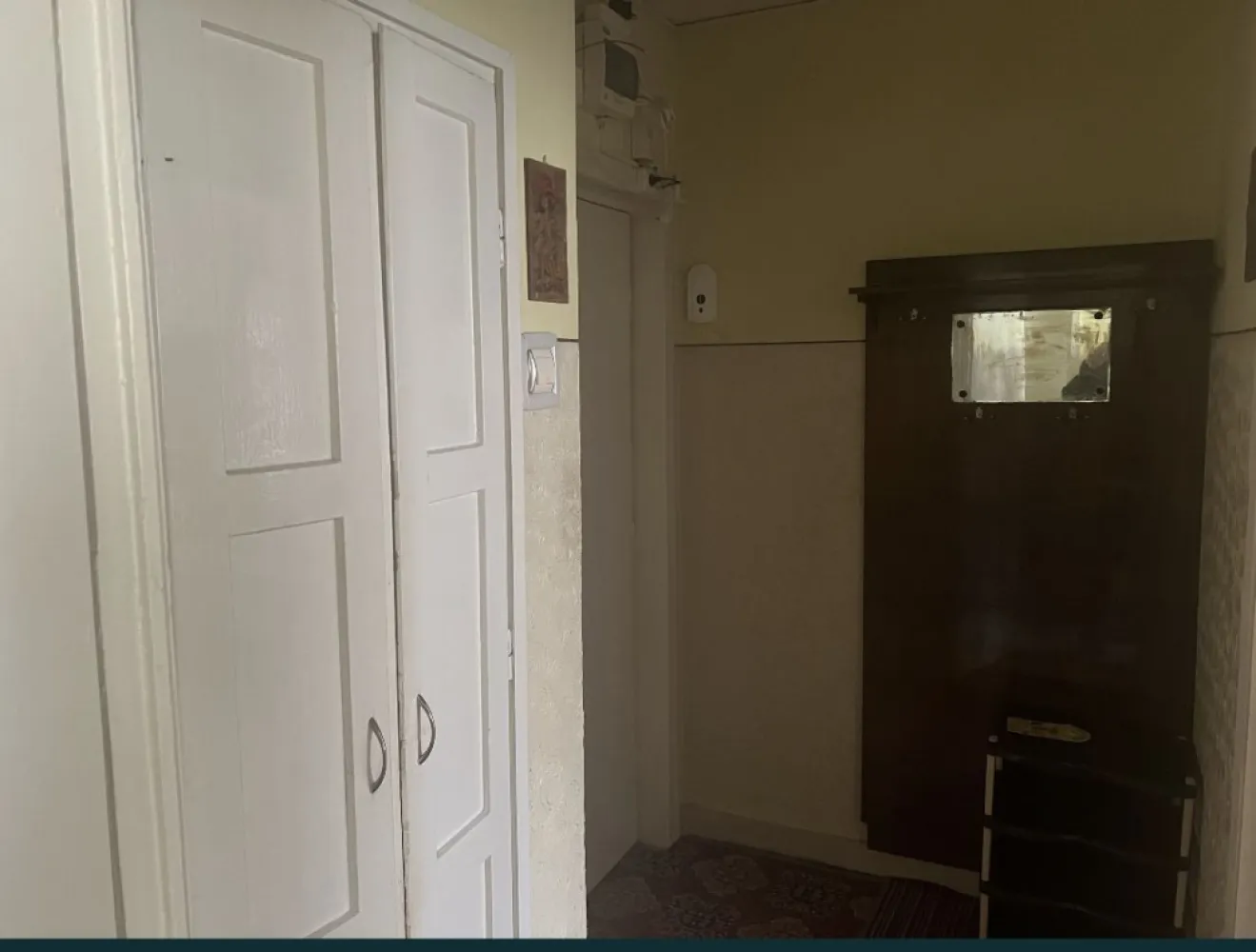 Apartament 2 camere zona Tomis1, etaj 1, zona foarte linistita - Apartament 2 camere zona Tomis 1, zona foarte linistita Etaj 1 Ferestre PVC In apropiere: Scoala 30 Gradinita Se accepta schimburi cu auto