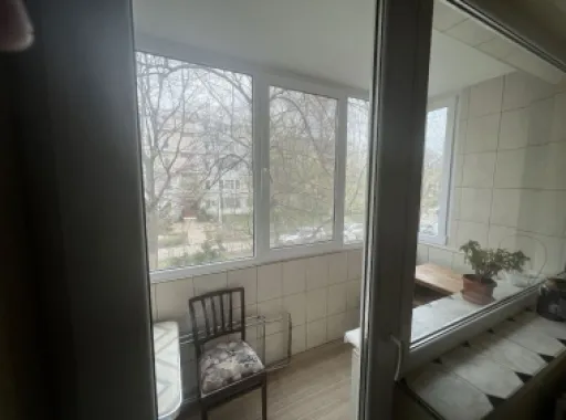 Apartament 2 camere zona Tomis1, etaj 1, zona foarte linistita