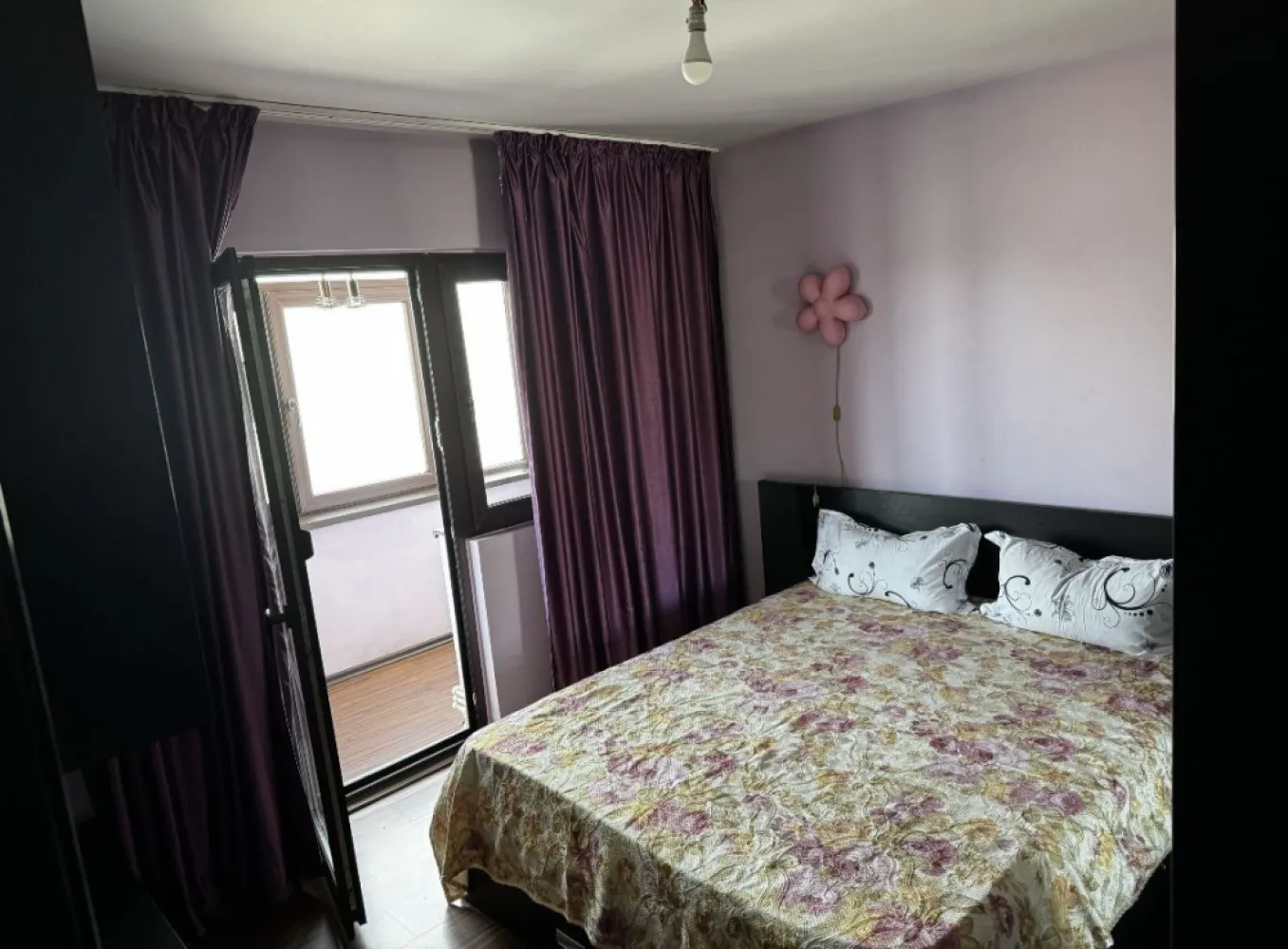 Vand ap 2 cam decomandat casa de cultura - Vând apartament decomandat casa de cultură 53 mp et 4/4 2 balcoane dotat utilat îmbunătățiri izolație termică ,termopane ,gaze ,zona foarte liniștită