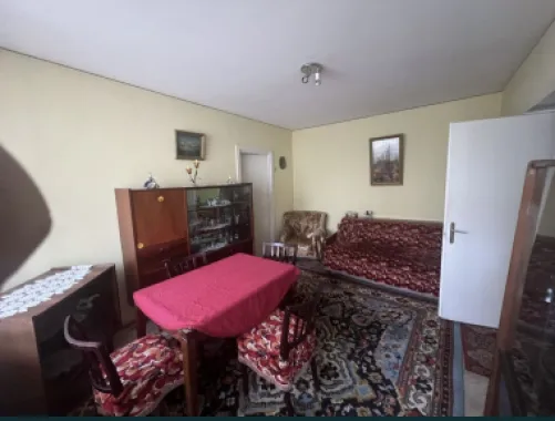 Apartament 2 camere zona Tomis1, etaj 1, zona foarte linistita