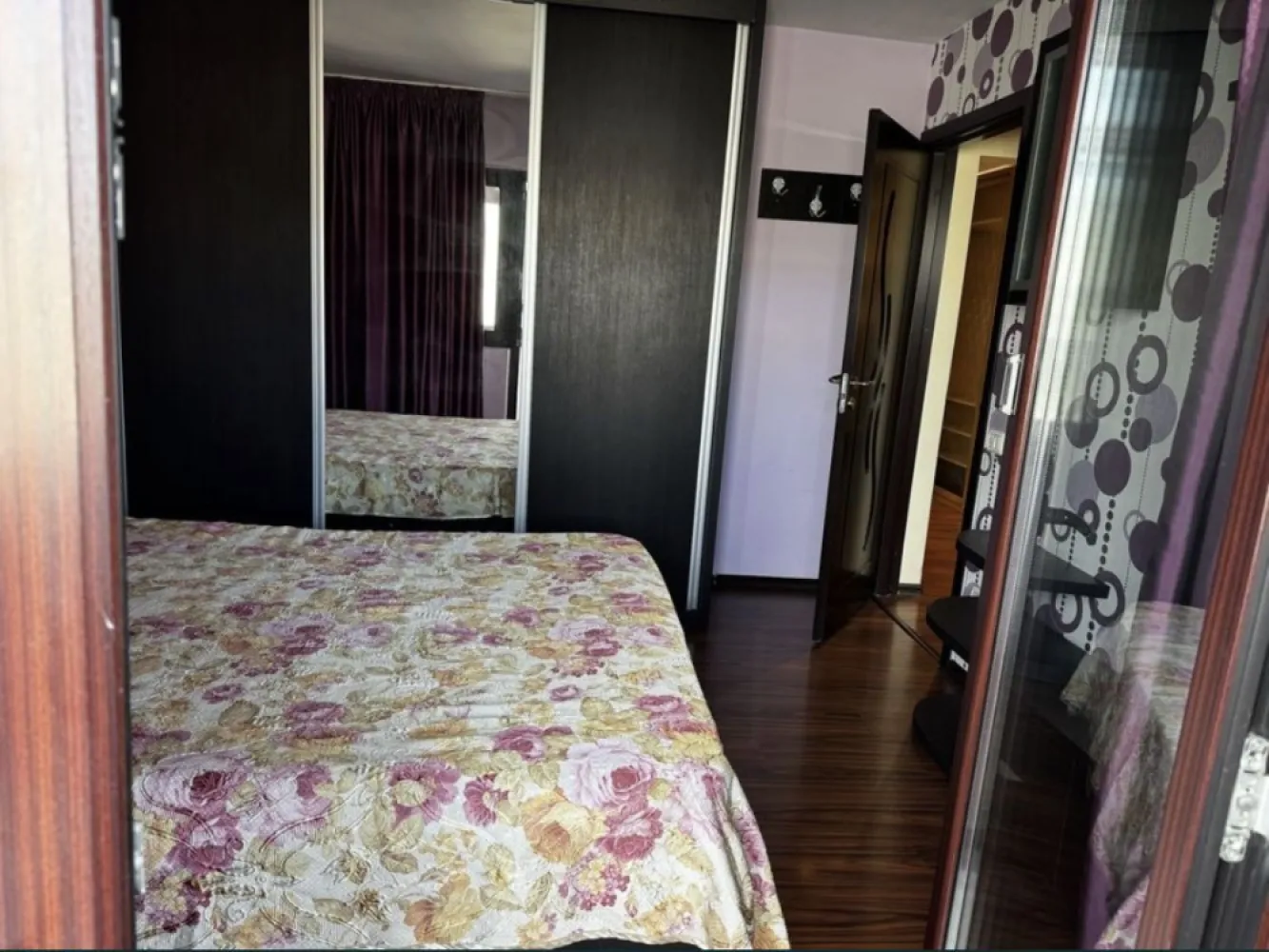 Vand ap 2 cam decomandat casa de cultura - Vând apartament decomandat casa de cultură 53 mp et 4/4 2 balcoane dotat utilat îmbunătățiri izolație termică ,termopane ,gaze ,zona foarte liniștită
