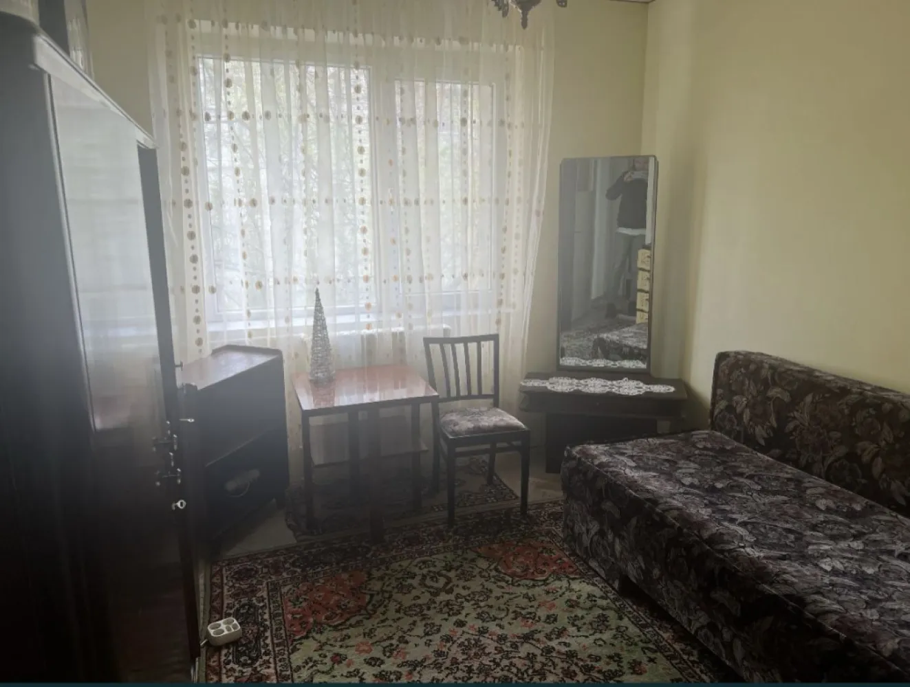 Apartament 2 camere zona Tomis1, etaj 1, zona foarte linistita