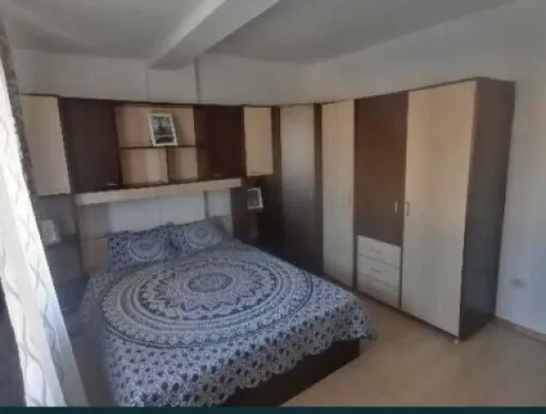 Vand apartament cu 2 camere, zona compozitori