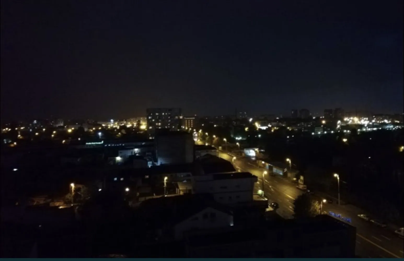 Apartament Bratianu - Aparament, 2 camere, suprafata utila 64 m2. , Jt tower. Apartamentul se vinde mobilat, utilat, Apartamentul nu are balcon. Se afla la etajul 10, partial acoperit- o camera, de un alt apartament. Rog sa nu fiu sunat de agentii decat in cazul in care au un client direct interesat.