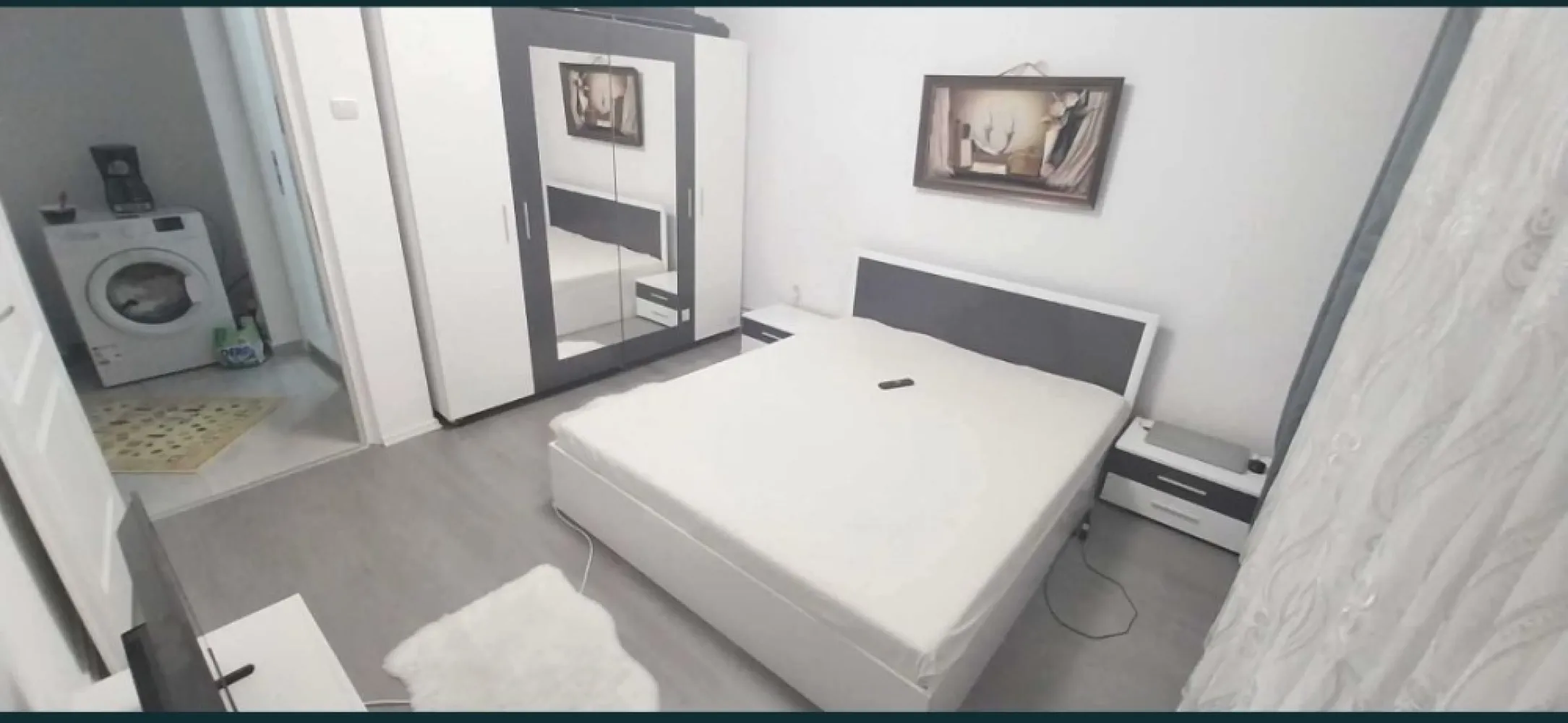 excluziv Tomis Nord - ersoana Fizica • Apartament 2 camere Decomandat Renovat Ultramodern Aerisit Inbunatatit Complet • Zona Tomis Nord - Relly & Hot + Facilitati pentru inchirieri sezoniere • Mobilat , utilat , Echipat • Etaj 8/10 Vedere Sud-Est • Mobilat , totul nou,design mobilier la comanda + iluminare interioara la mobilier [Living + Dormitor] • Usa intrare Ranforsata • Usi interior noi Albe prin vopsire cu Design de apropiere White-Grey • Termopane • Parchet Laminat Lava Grey • Toate Utilitatile Sanitare sunt noi • Instalatii electrice + Contor Digital , iluminatoare cu aprindere prin telecomanda dar si manual. • Faianta : Baie (cu aerisire Geam termopan) - Design Venice Grey ; Bucatarie incapatoare - Design Dining.Baleares • Gresie : Hol (spatios) ; Baie si Bucatarie - Design Italo Roccia • Balcon izolat Interior si exterior • instalatii Termice si electrice complet schimbate + Usite intrare sanitare Baie + Bucatarie • Centrala pe Gaze • Wifi • Cablu TV (Tevile si Cablurile sunt toate profilate) • + 2 Telvizoare led HD Samsung si Philips • Bucatarie echipata : Cuptor cu microunde ,Prajitor paine, Mixer Phillip Hobs toate noi • Zona foarte linistita • Facilitati inchirieri sezoniere • Bloc civilizat • Locuri de parcare fata-spate-Lateral bloc • Lift nou • Usi scara de bloc noi ,moderne • Securizare cu Camere de luat vederi • instalatiile termice la bloc proaspat schimbate • Acces Transport in Comun • Vecinatate : Supermarket Penny,Profi,Mega-Image,Piata Brotacei,Piata Ciresica, Piata Tic-Tac,Farmacie,liceu. • Pret 117.000 Usor Negociabil • Contact : Bulgaru Bogdan • TLF : 0724117246 •Pentru Firme Exclus : Contracte de exclusivitate. Se vinde exact ca in poze.