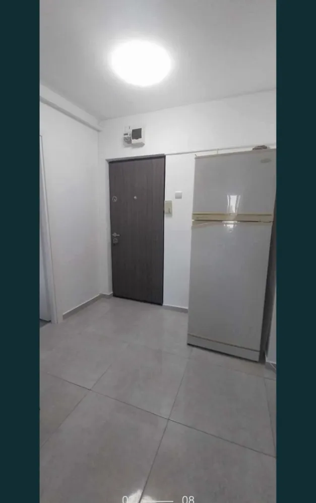 excluziv Tomis Nord - ersoana Fizica • Apartament 2 camere Decomandat Renovat Ultramodern Aerisit Inbunatatit Complet • Zona Tomis Nord - Relly & Hot + Facilitati pentru inchirieri sezoniere • Mobilat , utilat , Echipat • Etaj 8/10 Vedere Sud-Est • Mobilat , totul nou,design mobilier la comanda + iluminare interioara la mobilier [Living + Dormitor] • Usa intrare Ranforsata • Usi interior noi Albe prin vopsire cu Design de apropiere White-Grey • Termopane • Parchet Laminat Lava Grey • Toate Utilitatile Sanitare sunt noi • Instalatii electrice + Contor Digital , iluminatoare cu aprindere prin telecomanda dar si manual. • Faianta : Baie (cu aerisire Geam termopan) - Design Venice Grey ; Bucatarie incapatoare - Design Dining.Baleares • Gresie : Hol (spatios) ; Baie si Bucatarie - Design Italo Roccia • Balcon izolat Interior si exterior • instalatii Termice si electrice complet schimbate + Usite intrare sanitare Baie + Bucatarie • Centrala pe Gaze • Wifi • Cablu TV (Tevile si Cablurile sunt toate profilate) • + 2 Telvizoare led HD Samsung si Philips • Bucatarie echipata : Cuptor cu microunde ,Prajitor paine, Mixer Phillip Hobs toate noi • Zona foarte linistita • Facilitati inchirieri sezoniere • Bloc civilizat • Locuri de parcare fata-spate-Lateral bloc • Lift nou • Usi scara de bloc noi ,moderne • Securizare cu Camere de luat vederi • instalatiile termice la bloc proaspat schimbate • Acces Transport in Comun • Vecinatate : Supermarket Penny,Profi,Mega-Image,Piata Brotacei,Piata Ciresica, Piata Tic-Tac,Farmacie,liceu. • Pret 117.000 Usor Negociabil • Contact : Bulgaru Bogdan • TLF : 0724117246 •Pentru Firme Exclus : Contracte de exclusivitate. Se vinde exact ca in poze.